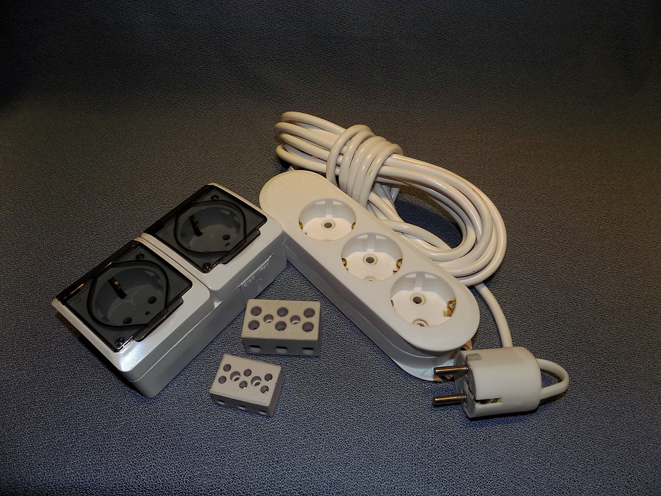 Conectori si intrerupatoare